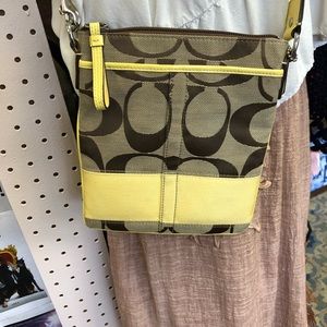 Coach flat signature crossbody bag